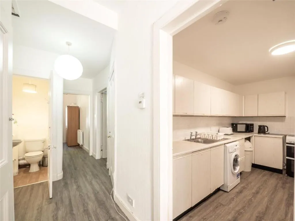 아파트 Spacious City Center Main Door 3 Bedrooms Flat 영국
